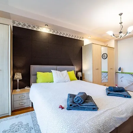 Honey 2bdrm Apartment *