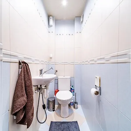 Honey 2bdrm Apartment